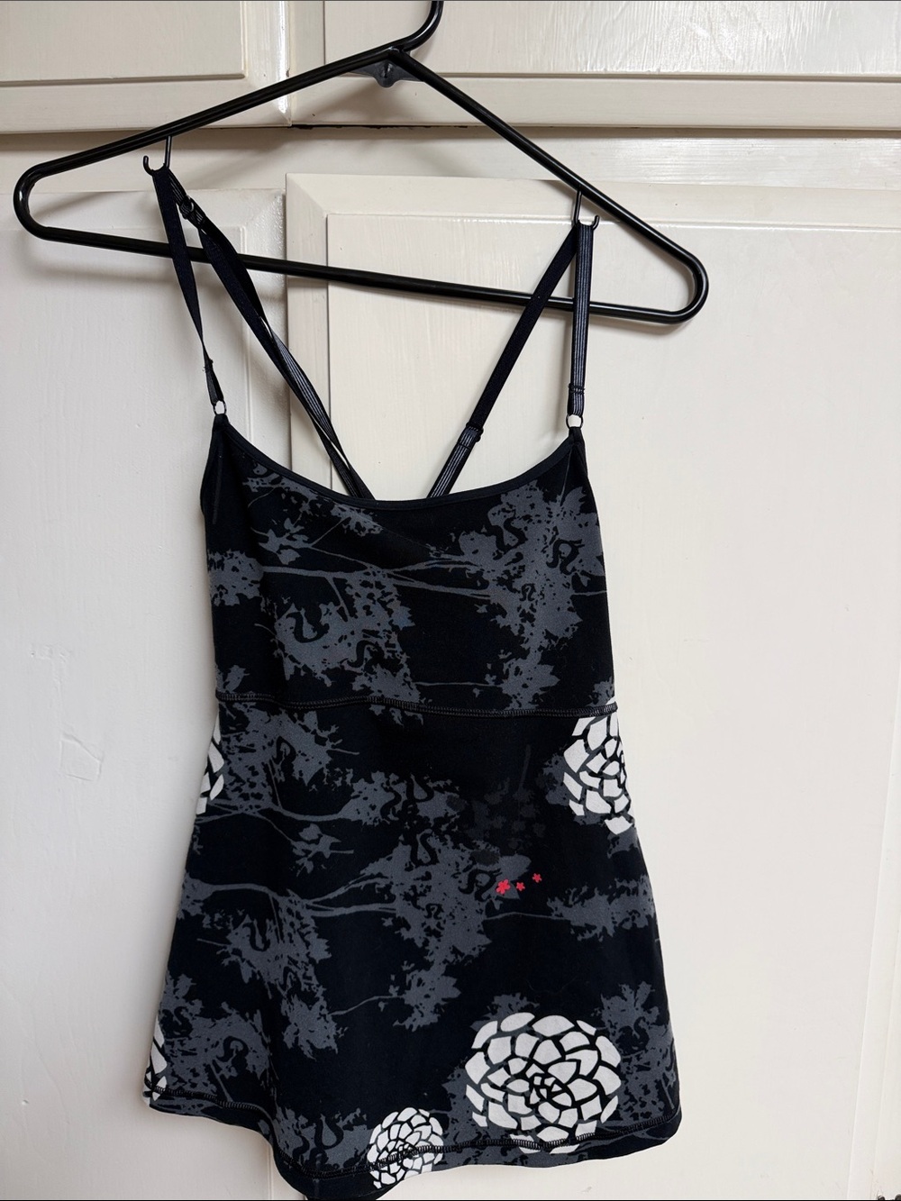 lululemon athletica Black & Gray Floral-Print Tank Top